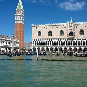  Apartamento In Back To San Marco Tourist